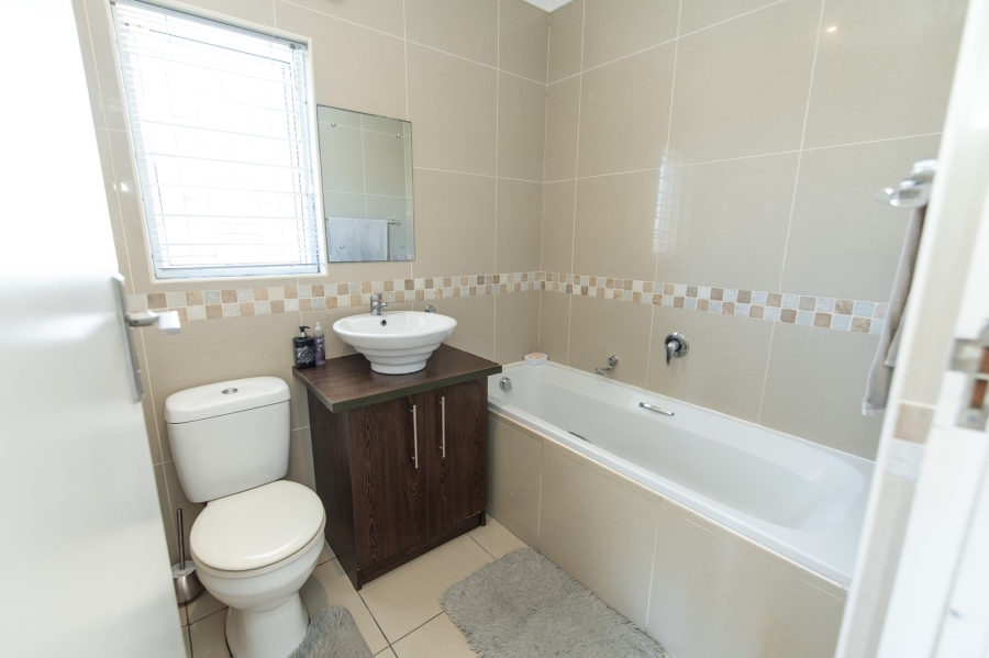 3 Bedroom Property for Sale in Parsonsvlei Eastern Cape